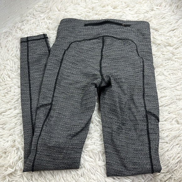 Lululemon Speed Up Tight 28" Full-On Luxtreme Luon Variegated Knit Black Heather - Picture 5 of 7